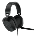 אוזניות גיימינג CORSAIR HS65 SURROUND בצבעים שחור ולבן, עם רפידות אוזניים נוחות, מיקרופון מתכוונן ועיצוב אלגנטי, מוצגות זו לצד זו על רקע לבן.